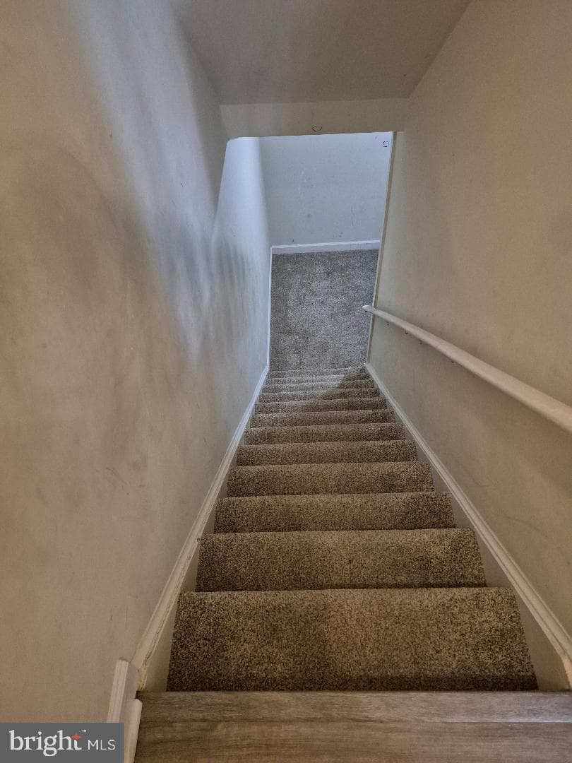306 Giles Place photo 18