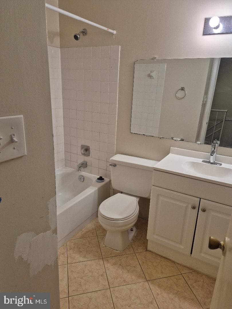 306 Giles Place photo 9