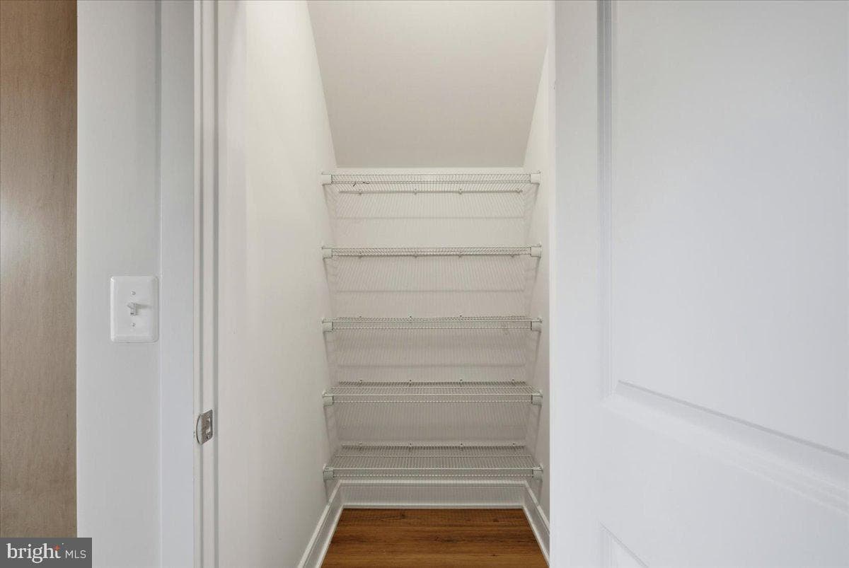 43382 Farringdon Square photo 12