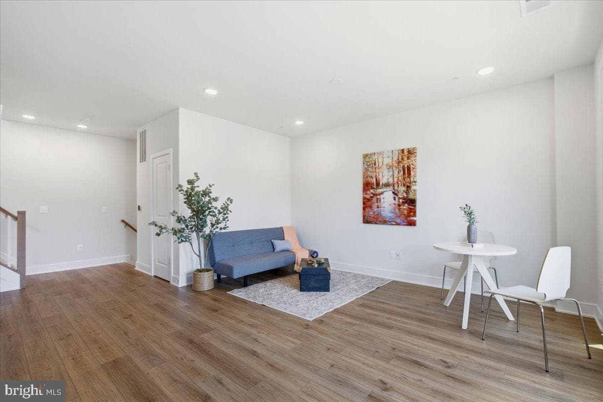 43382 Farringdon Square photo 16
