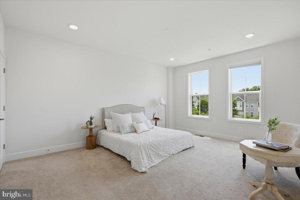 43382 Farringdon Square photo 25