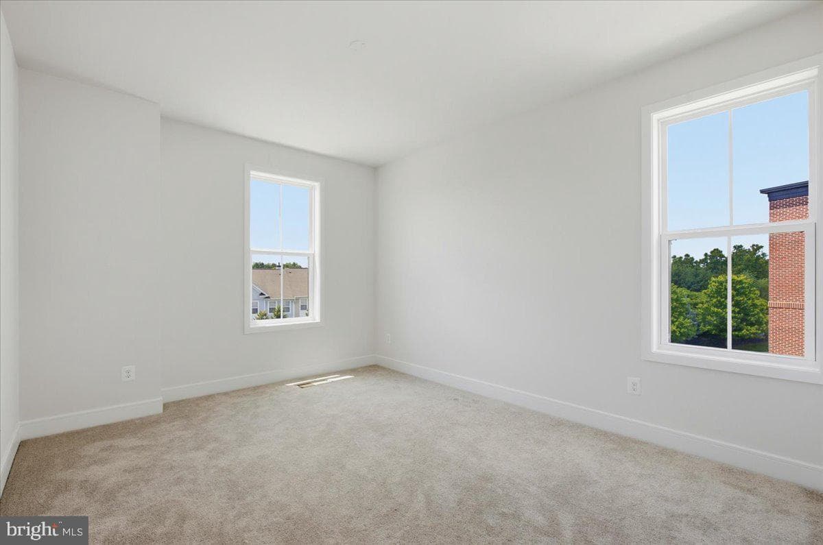 43382 Farringdon Square photo 36