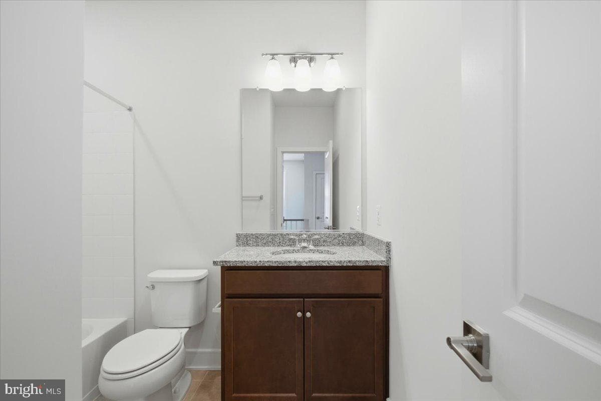 43382 Farringdon Square photo 38