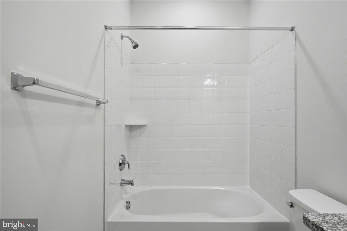 43382 Farringdon Square photo 39