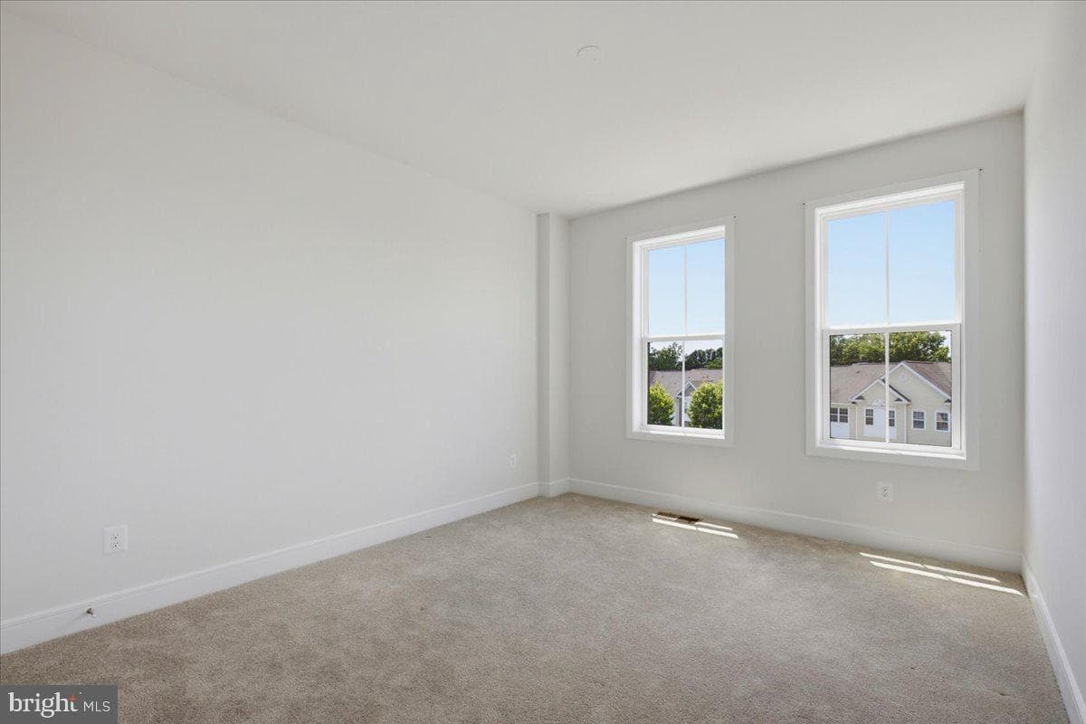 43382 Farringdon Square photo 40