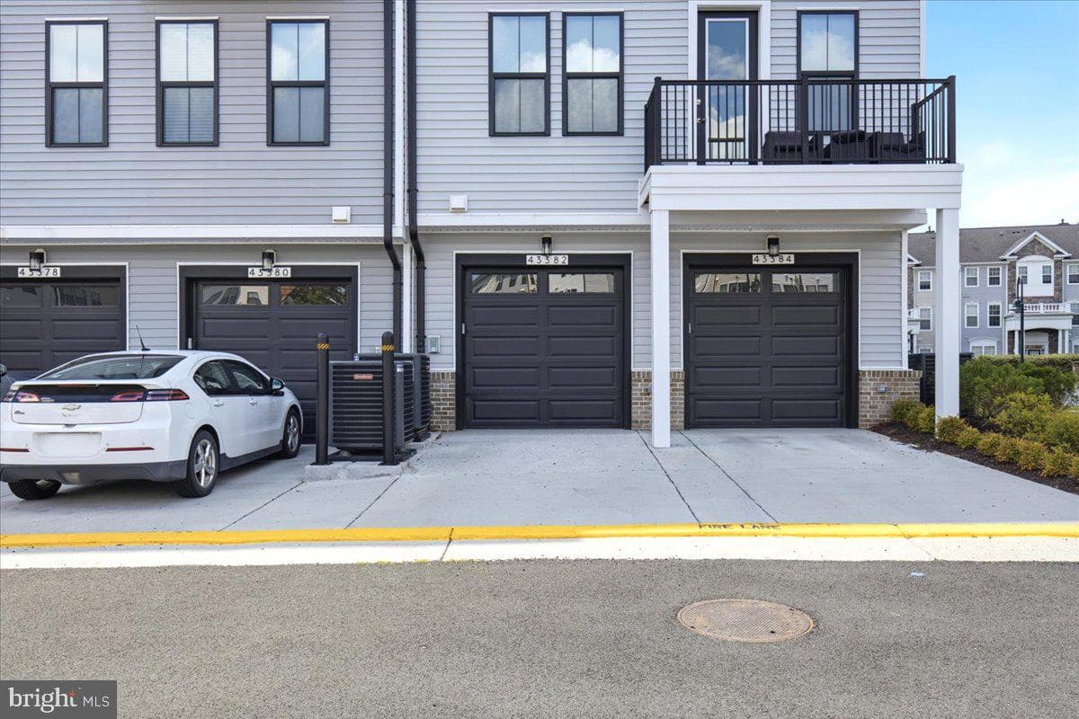 43382 Farringdon Square photo 42