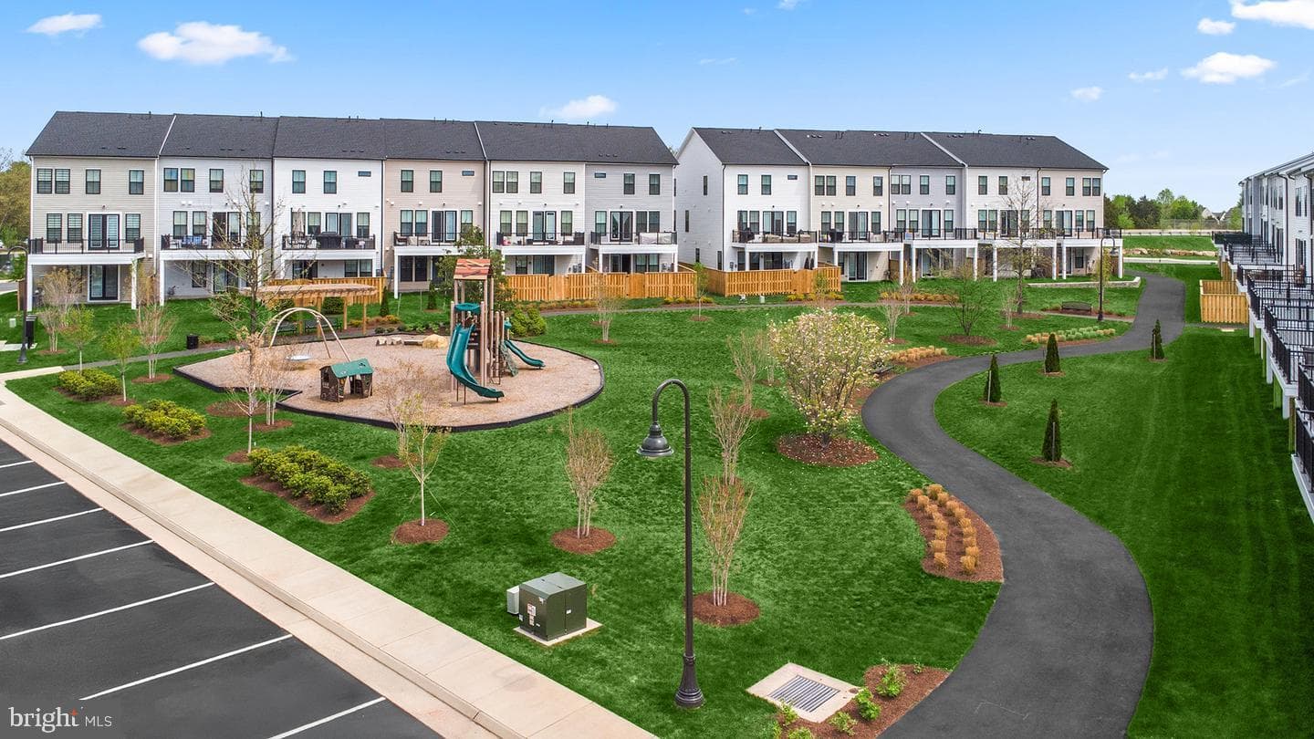 43382 Farringdon Square photo 55