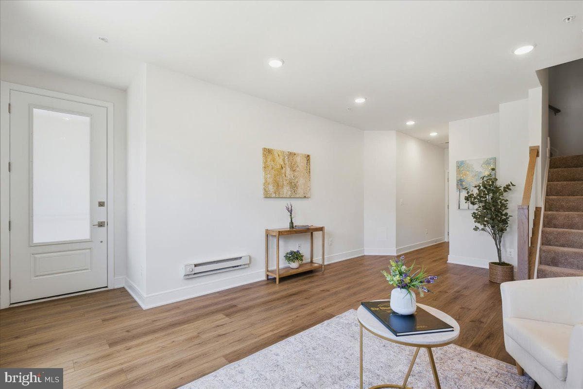 43382 Farringdon Square photo 7