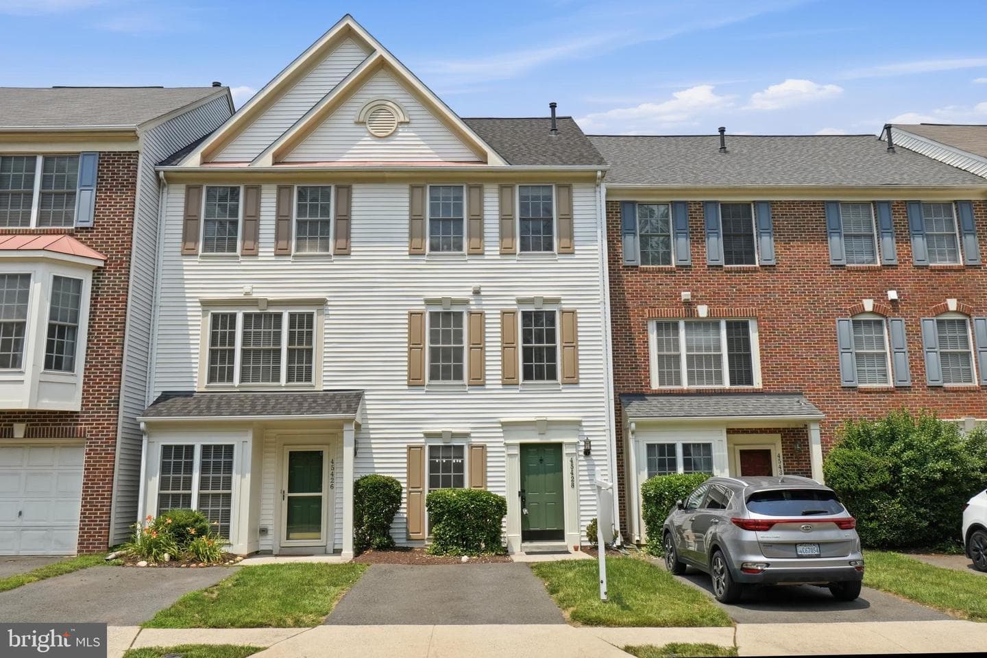 45428 Oak Trail Square, Sterling