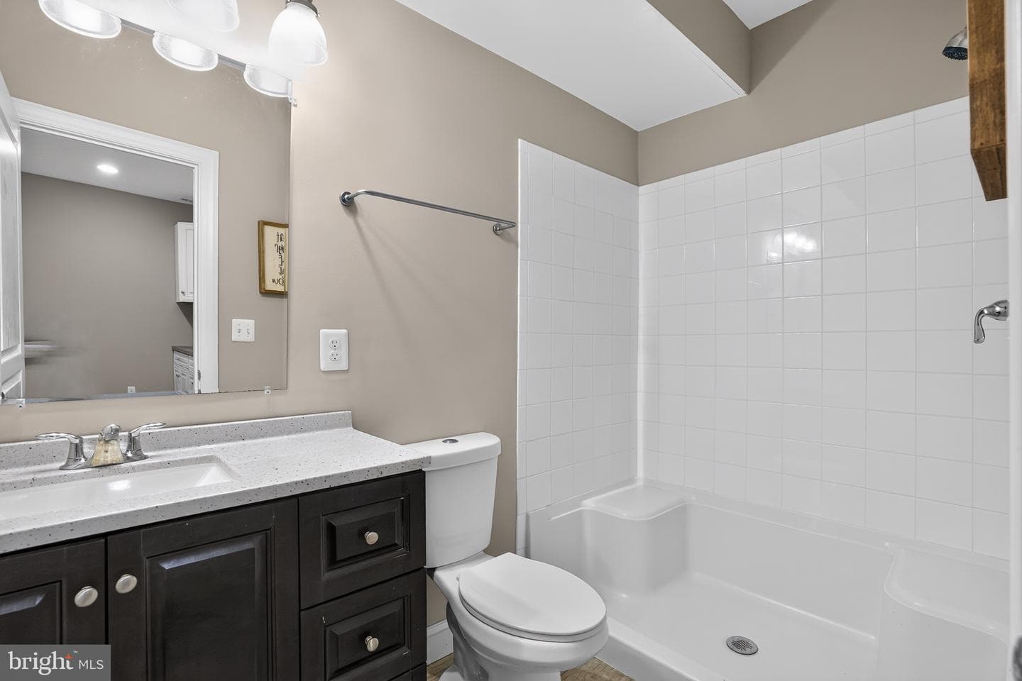 41858 Farnborough Place photo 34