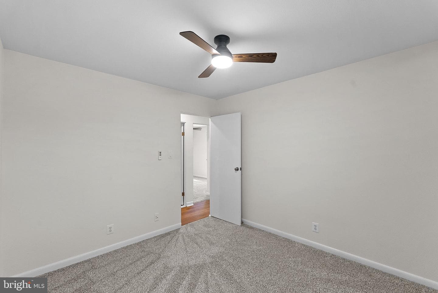 607 S Alder Avenue S photo 29