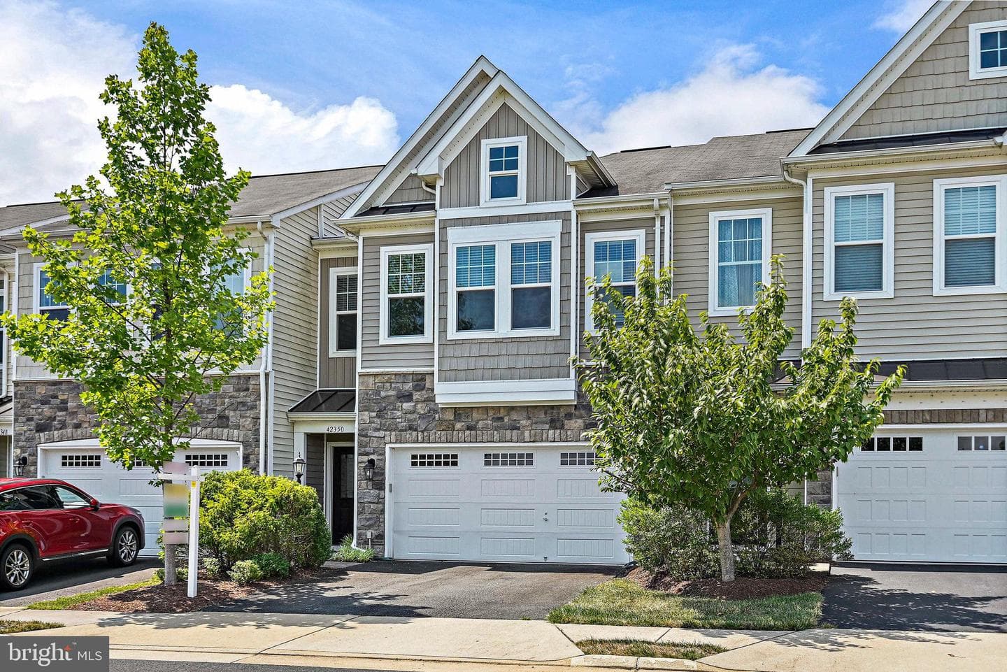 42350 Benfold Square, Brambleton