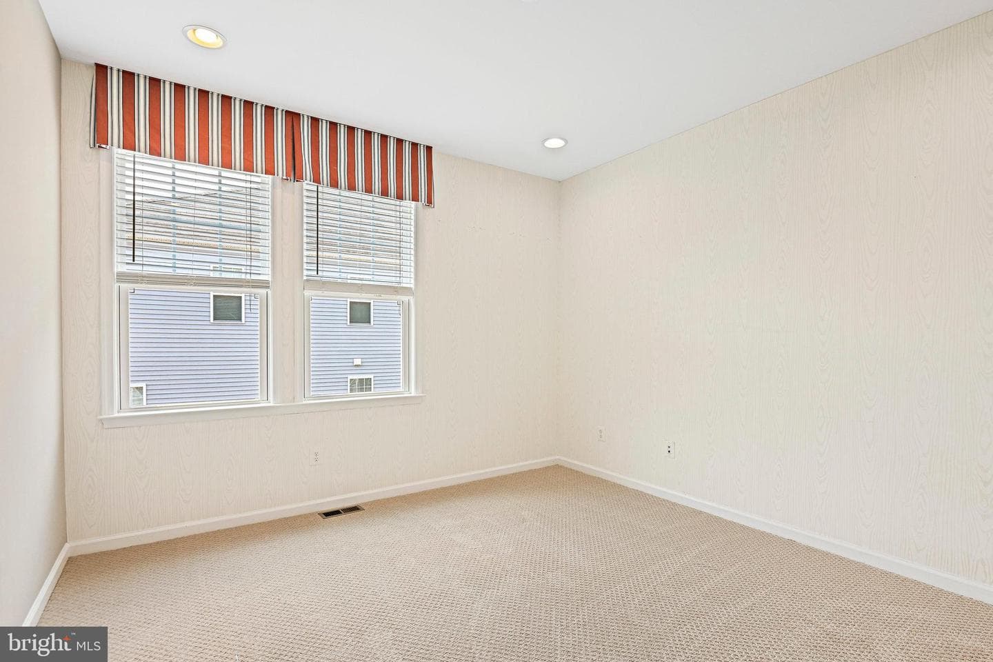 42350 Benfold Square photo 30