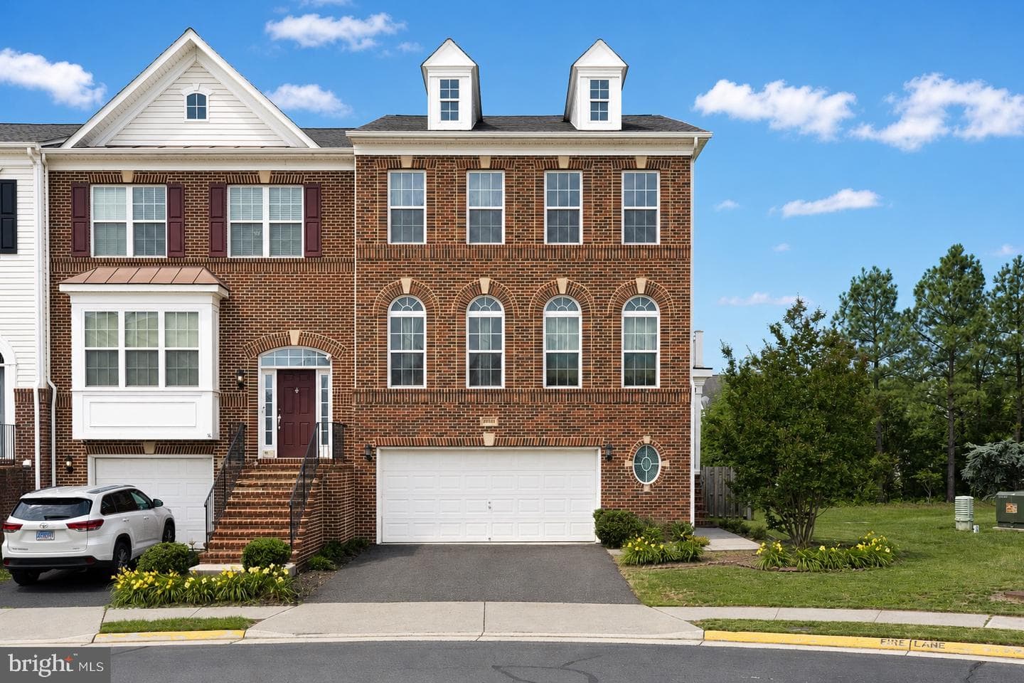 25099 Prairie Fire Square, Aldie