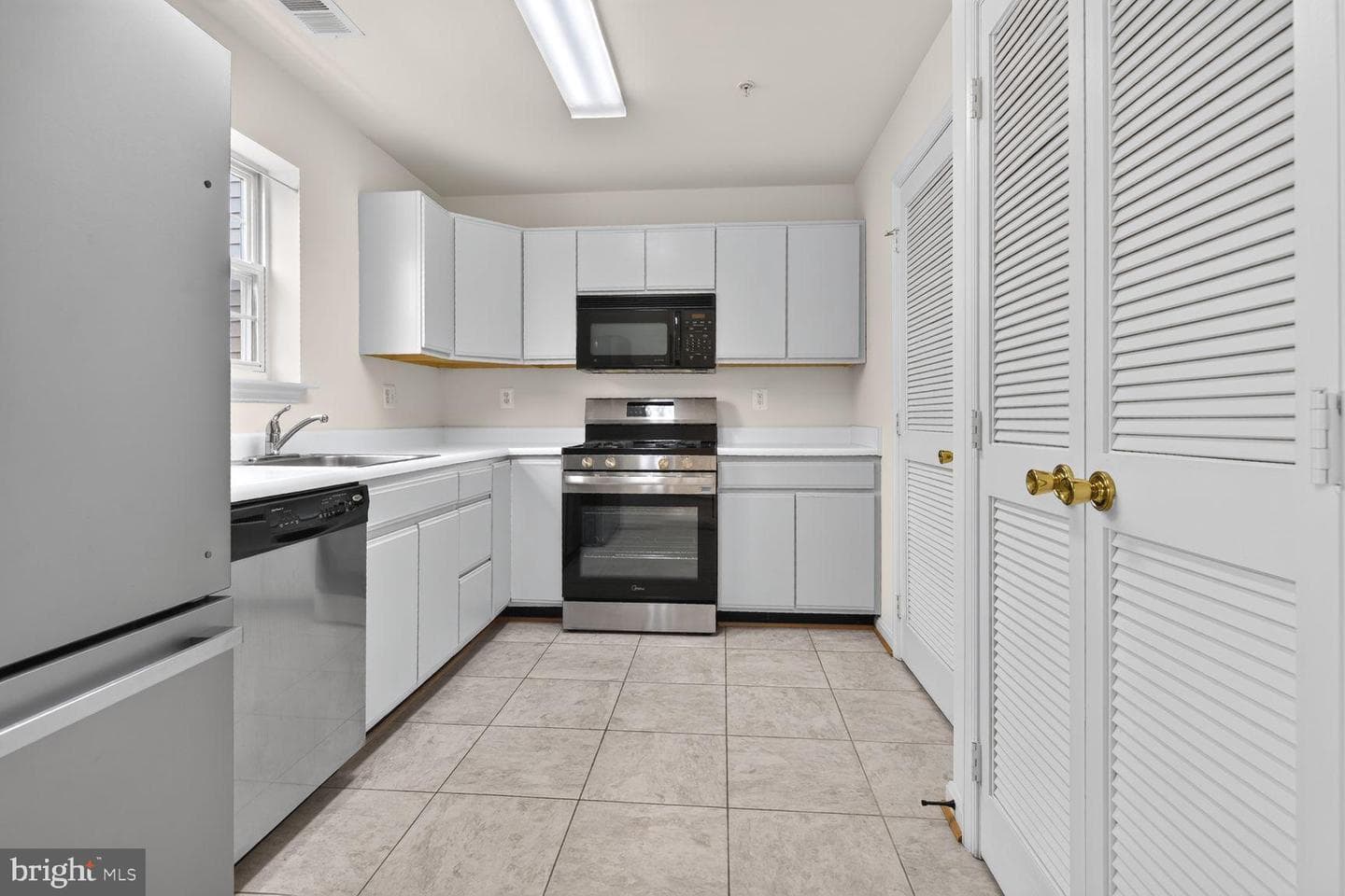 655 Constellation Square SE #b photo 3