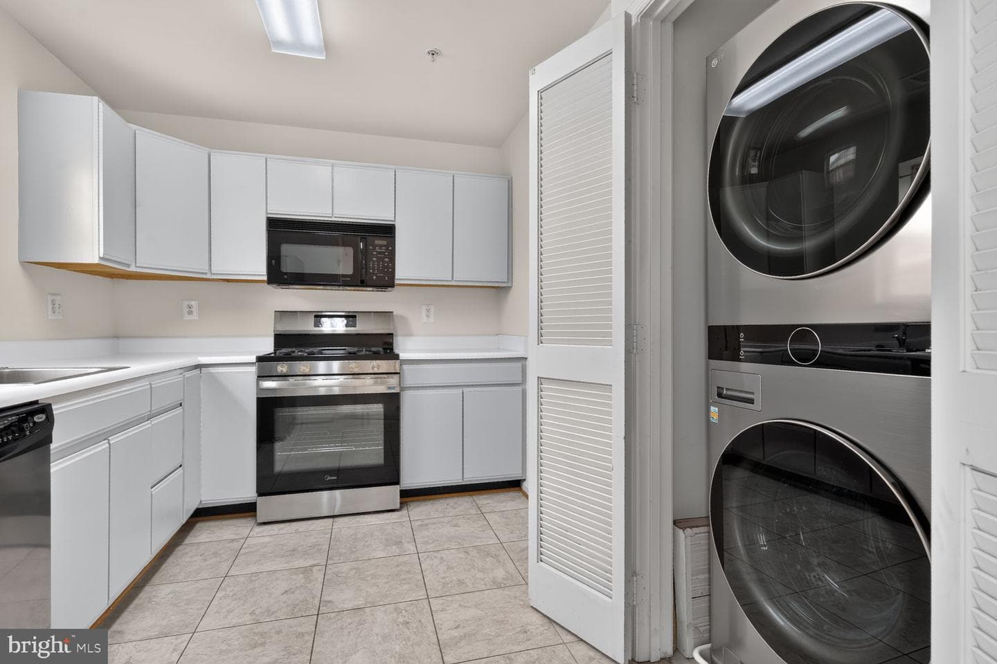 655 Constellation Square SE #b photo 5