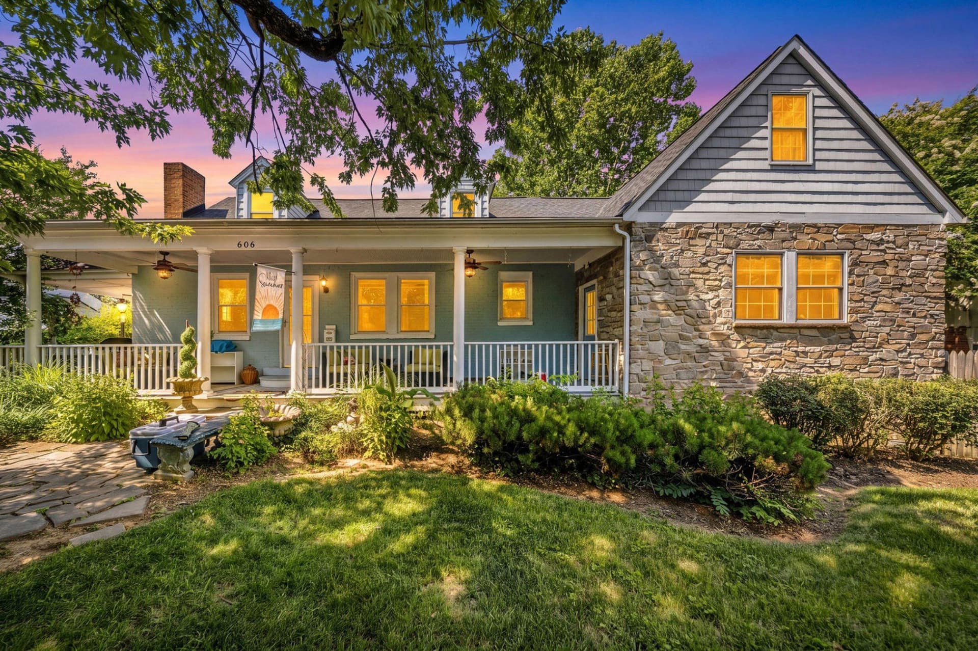 606 Edwards Ferry Road NE, Leesburg
