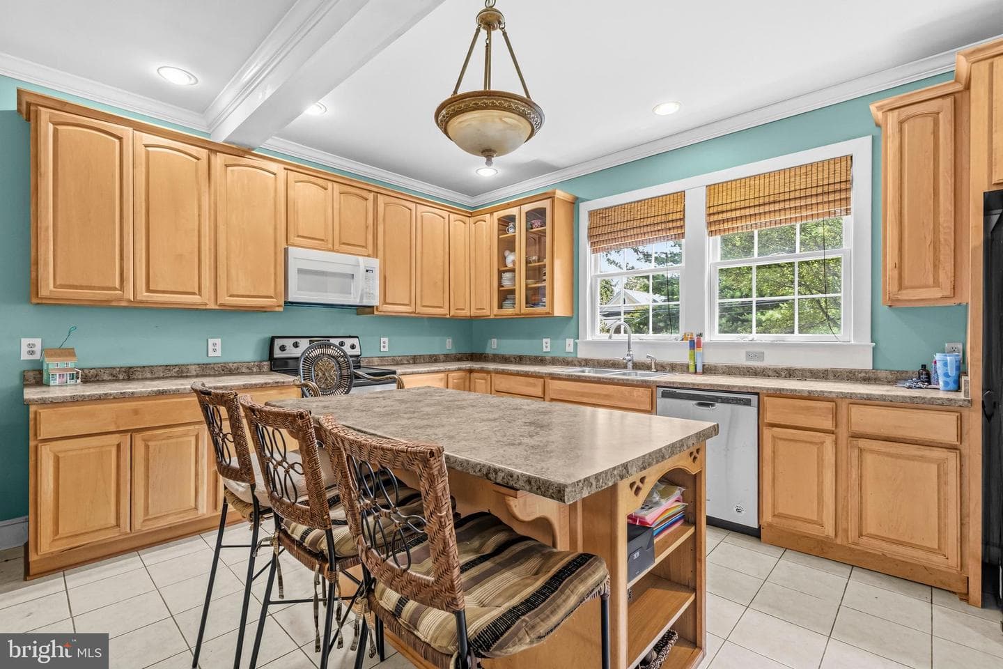 606 Edwards Ferry Road NE photo 6