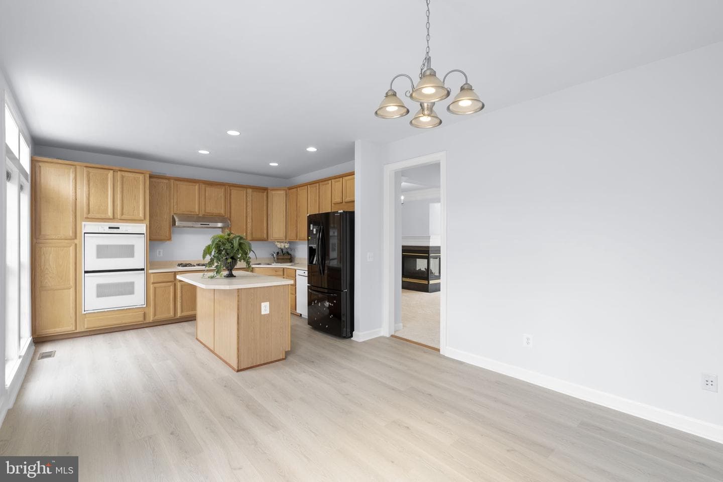 41794 Expectation Square photo 20