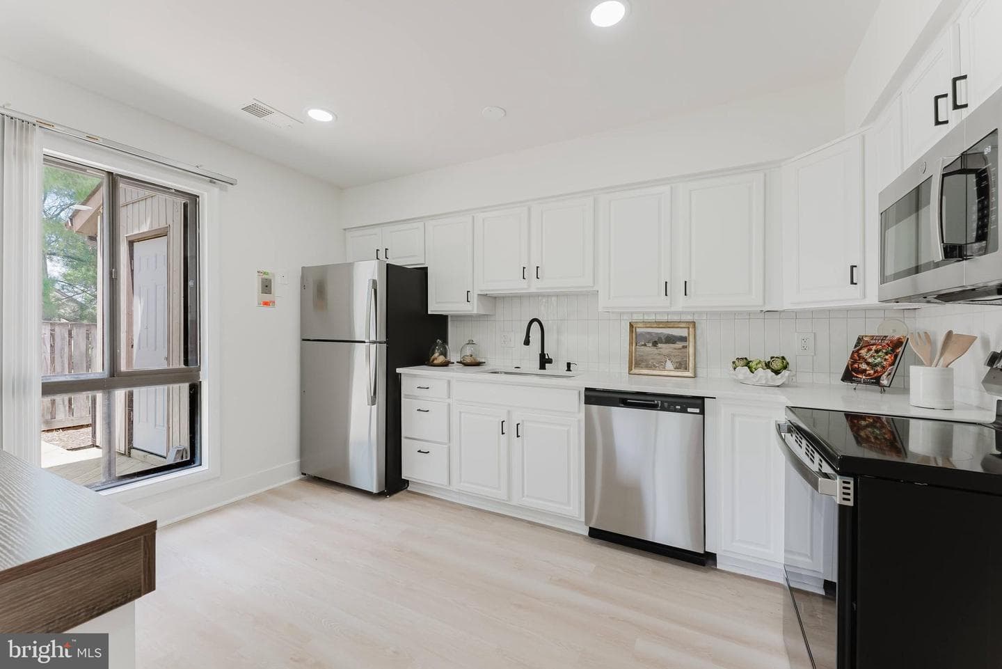 749 Sugarland Run Drive photo 15