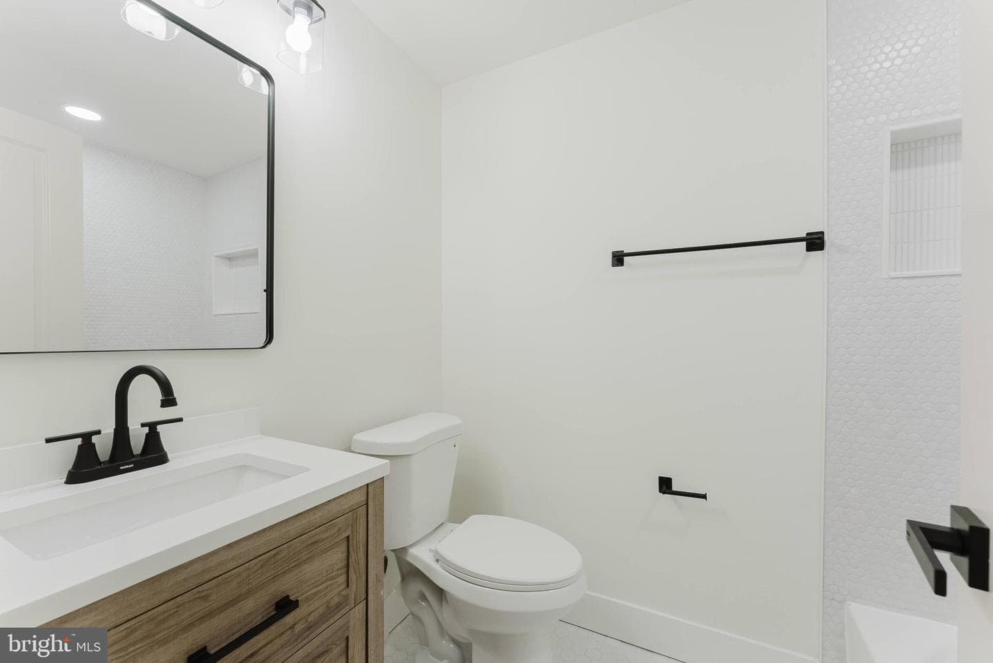 749 Sugarland Run Drive photo 7
