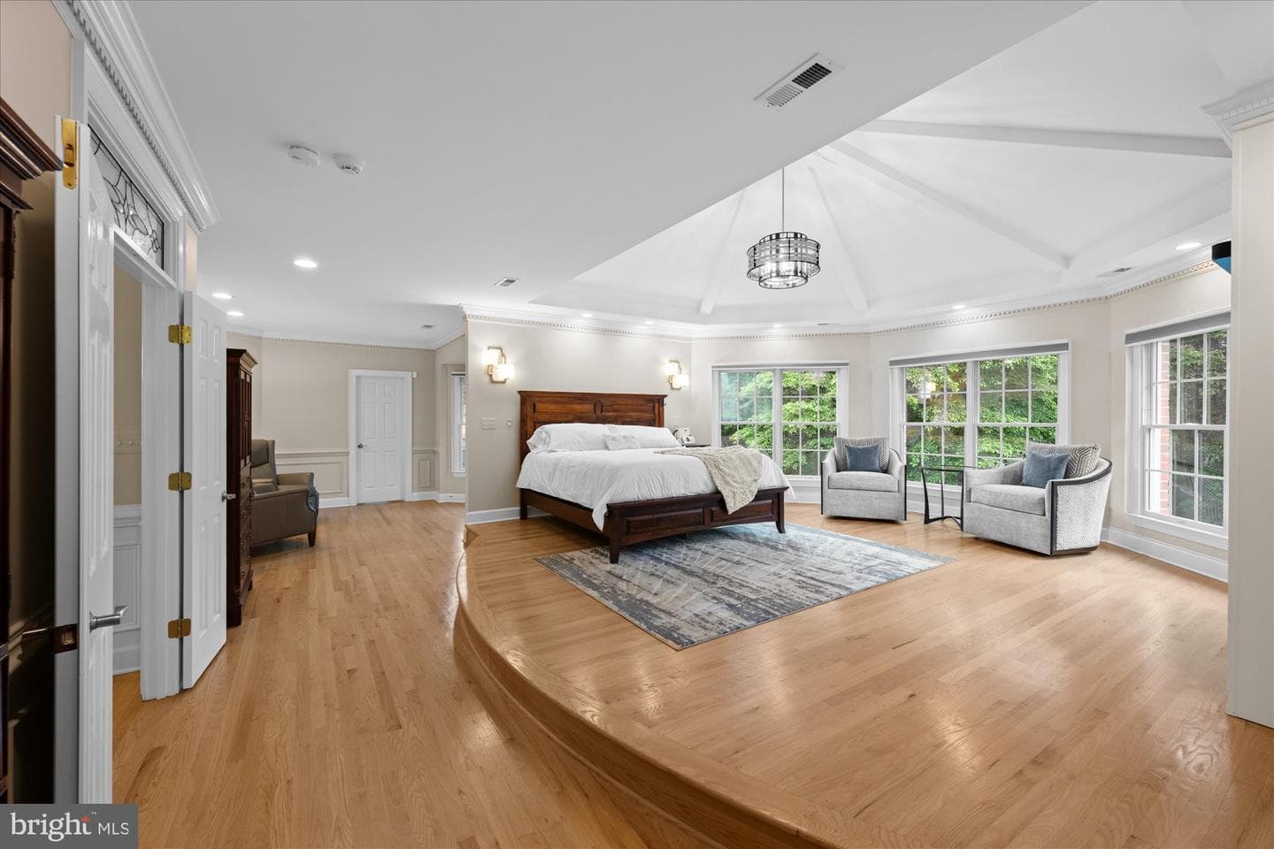 21750 Laurel Wood photo 43