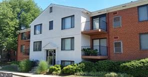 125 SW Clubhouse Drive SW #10, Leesburg