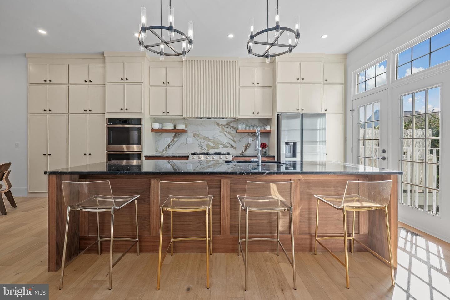 18441 Lanier Island Square, Leesburg