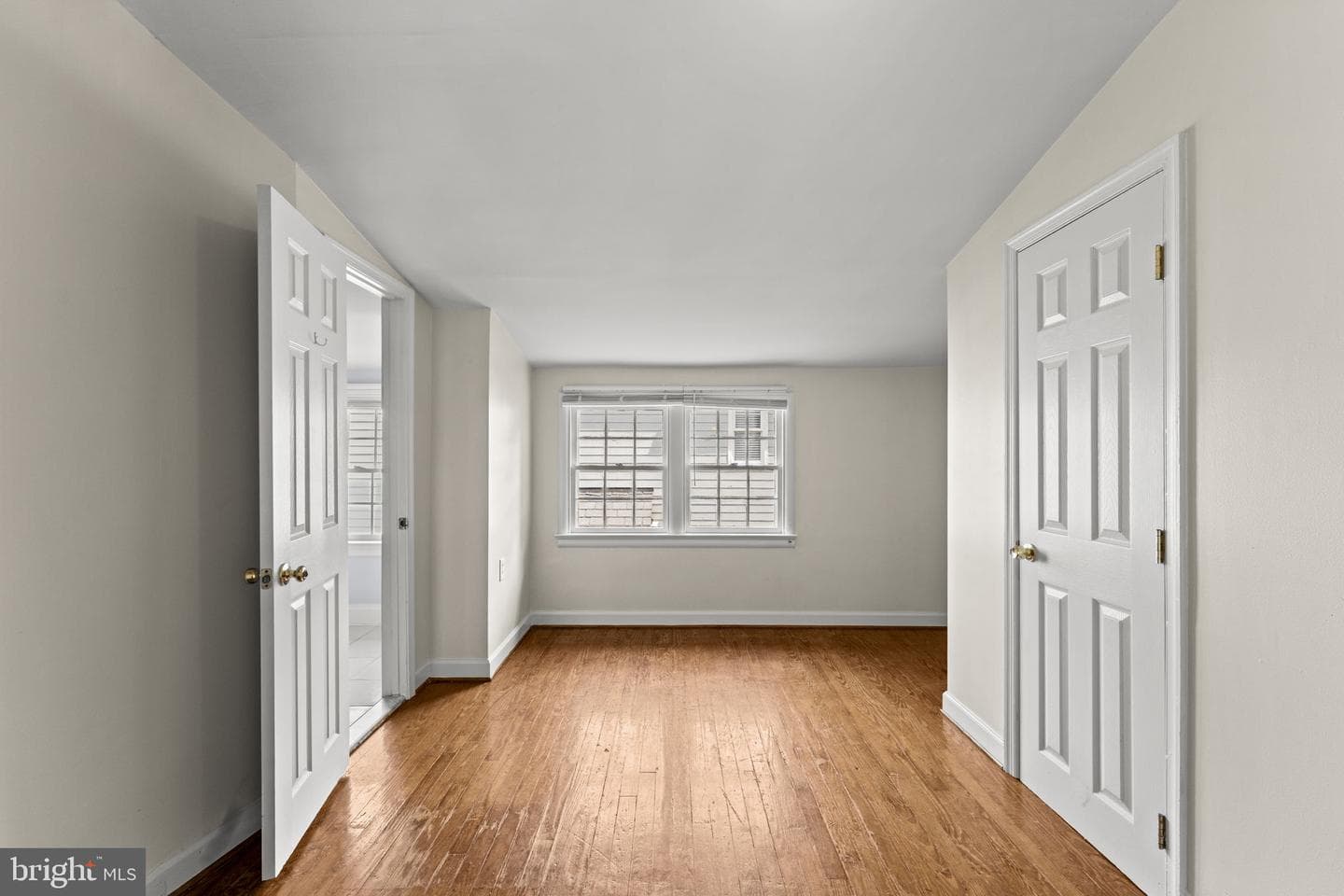 107 Walnut photo 25