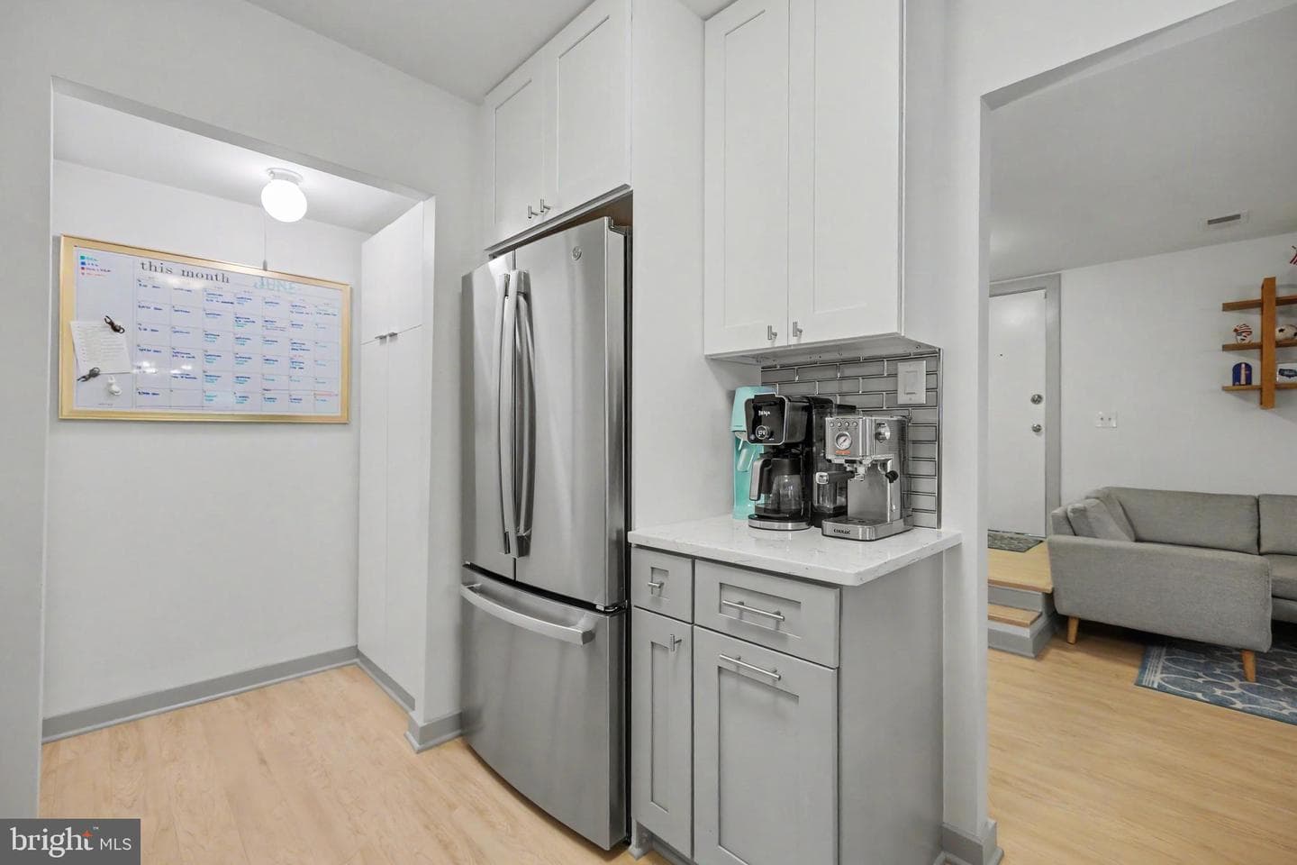 1054 Warwick Court photo 10