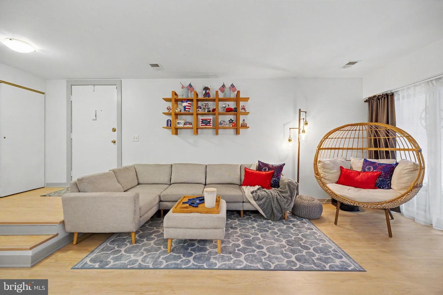 1054 Warwick Court, Sterling