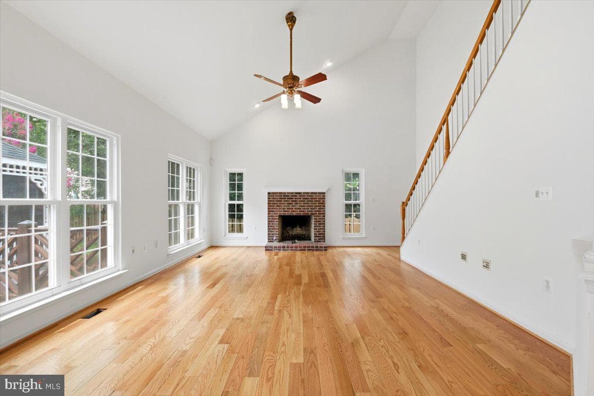 601 Newington Place NE photo 17