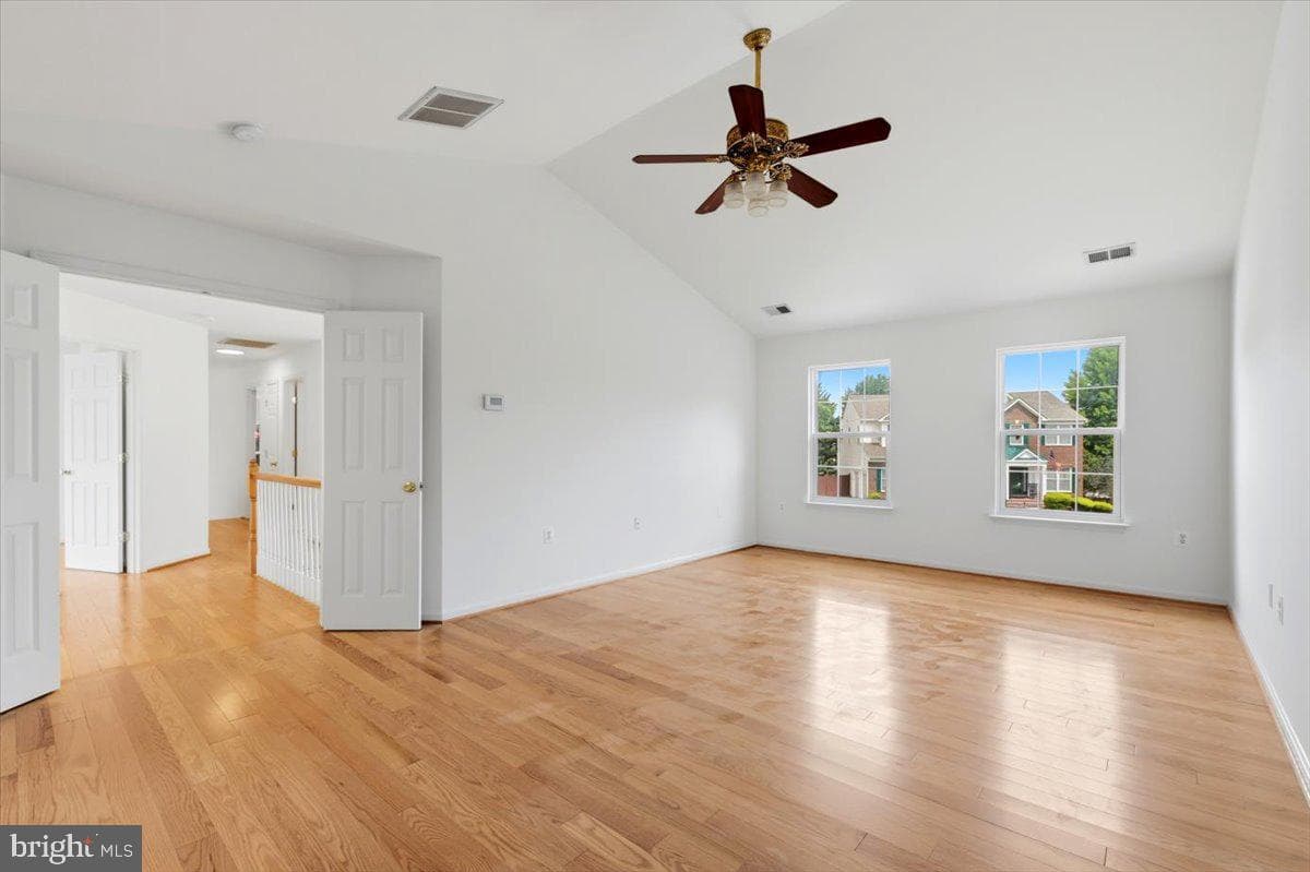 601 Newington Place NE photo 21