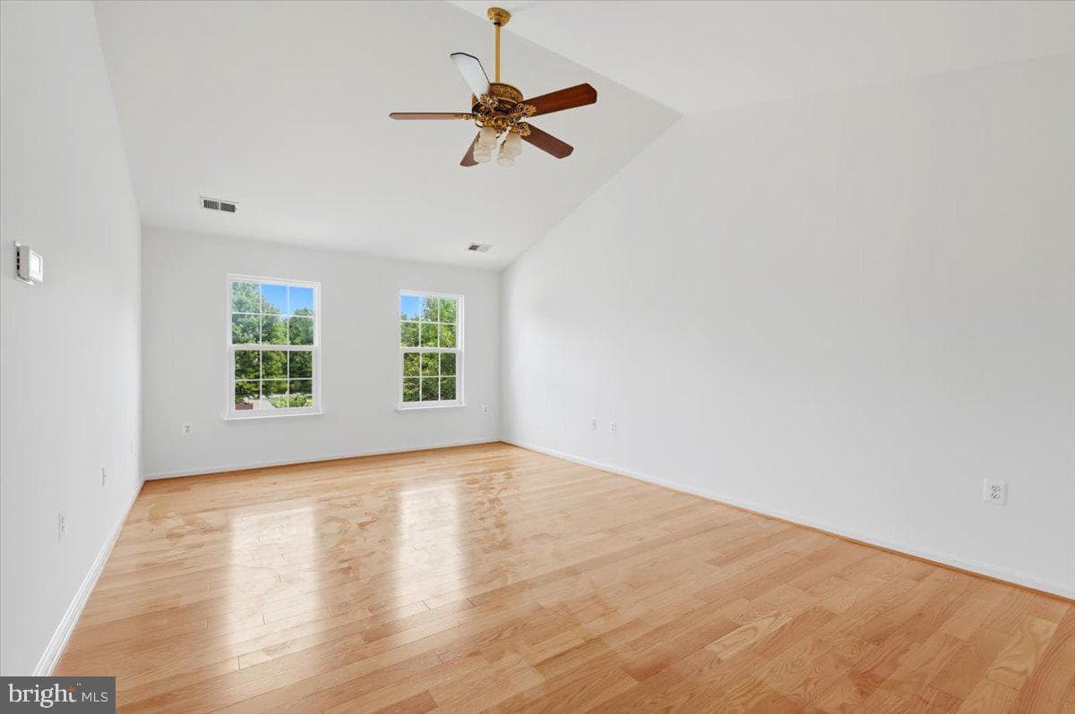 601 Newington Place NE photo 22