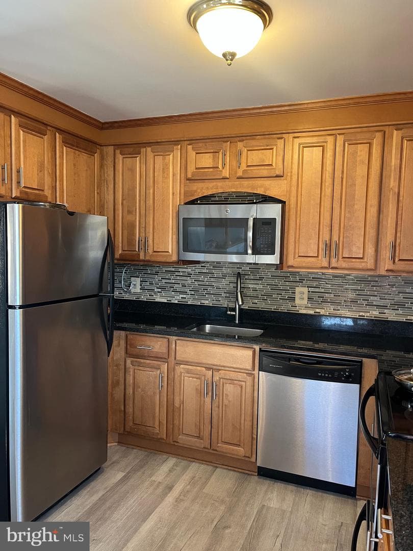 410 Hummer Court photo 3