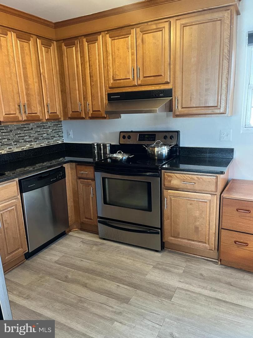 410 Hummer Court photo 4