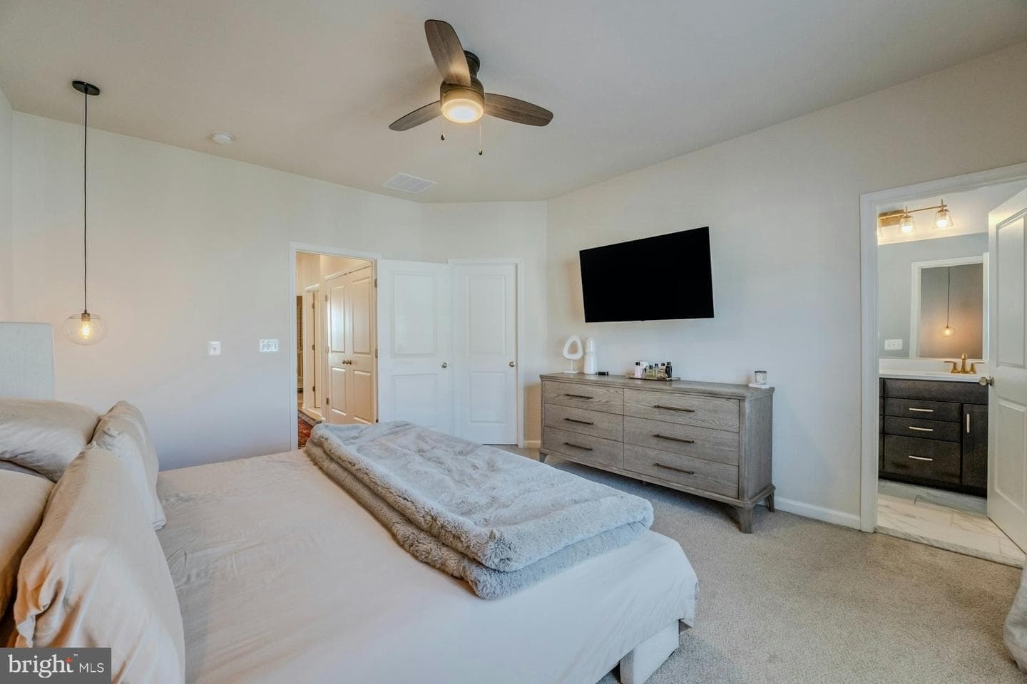 813 Sawback Square NE photo 22