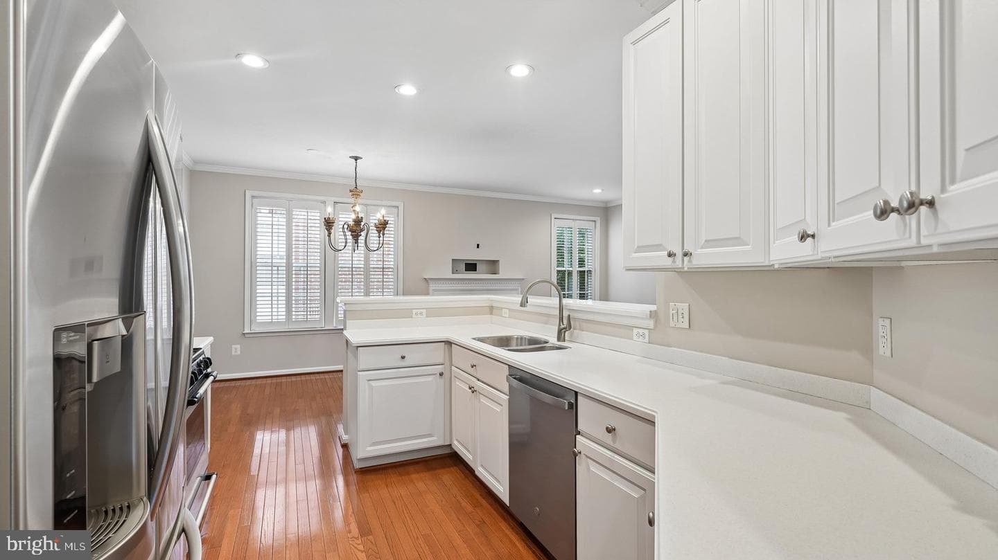 47761 Scotsborough Square photo 25