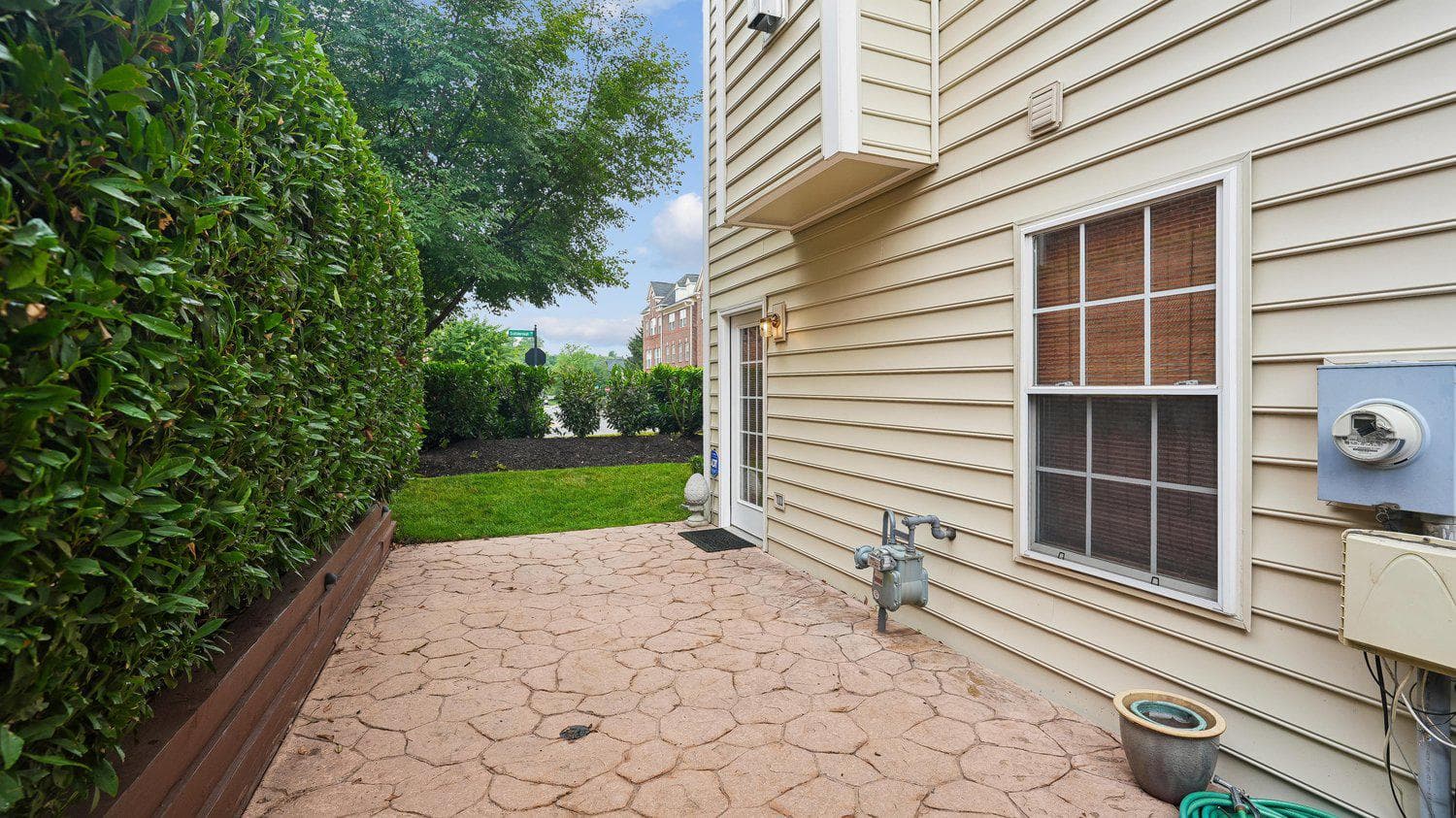 47761 Scotsborough Square photo 3