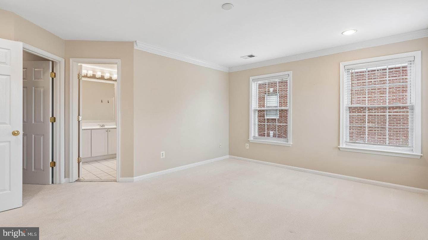 47761 Scotsborough Square photo 35
