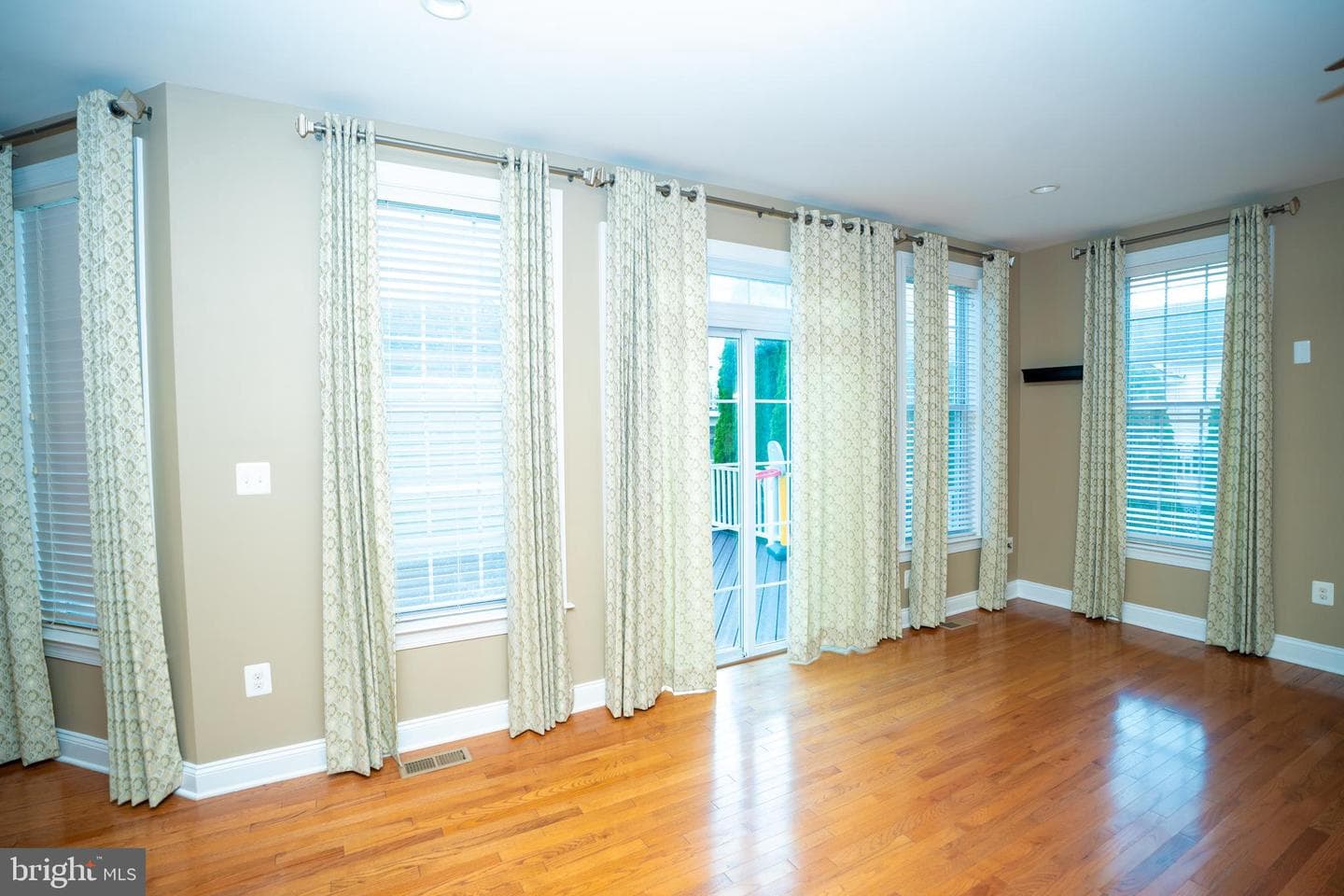 22535 Willington Square photo 17