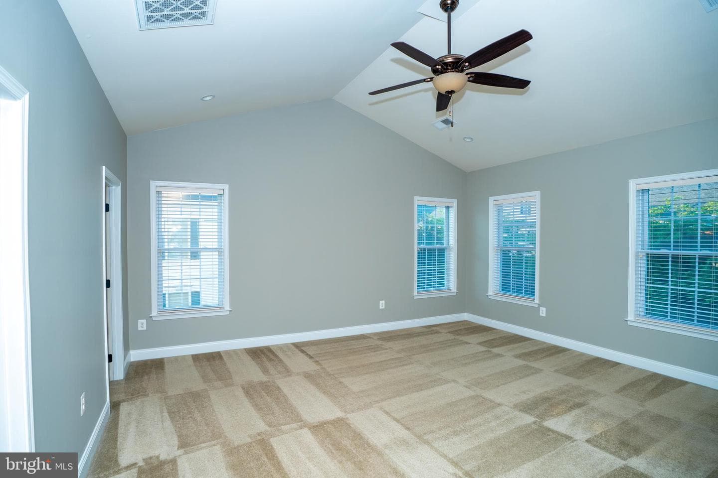 22535 Willington Square photo 30