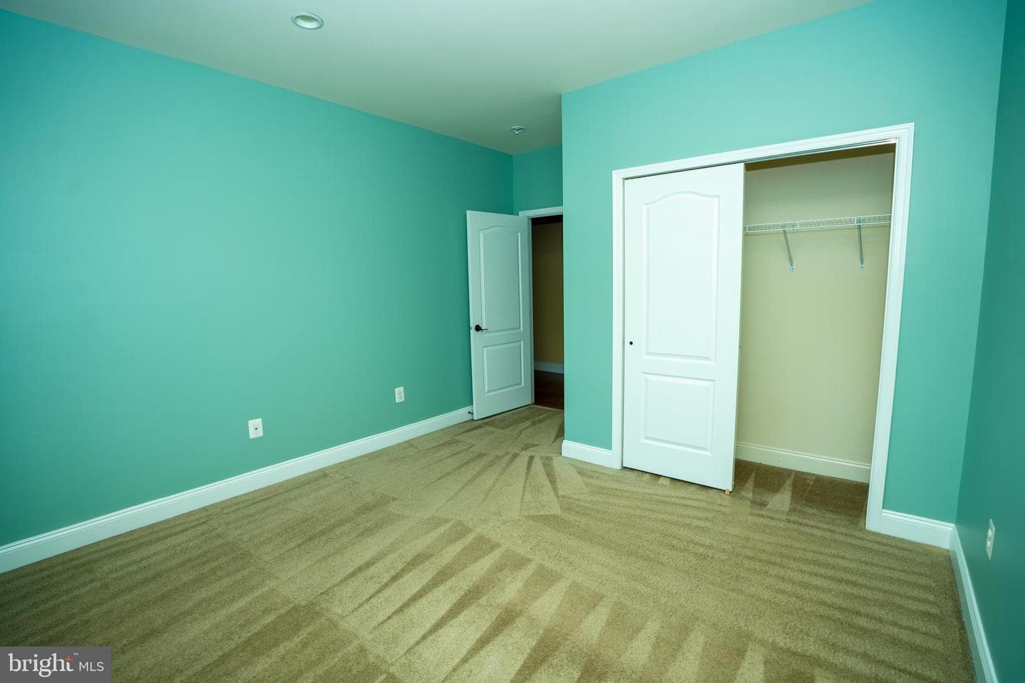 22535 Willington Square photo 36