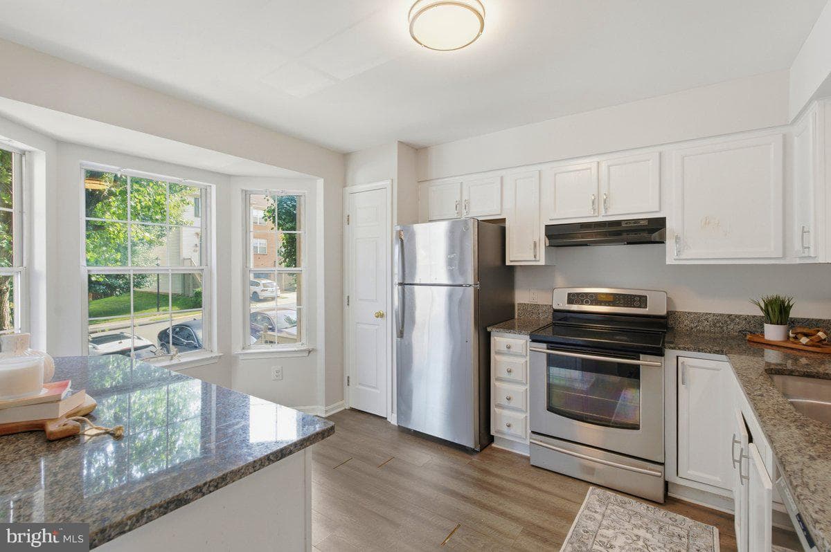 405 Mcdaniel Drive photo 3