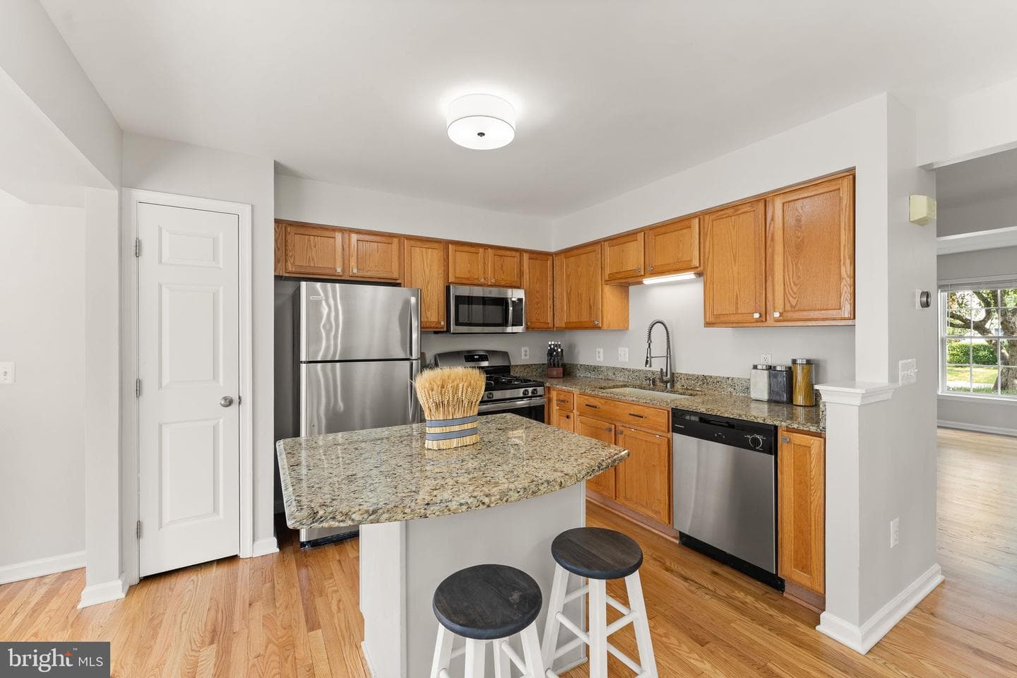 203 Shirley Square SE photo 17