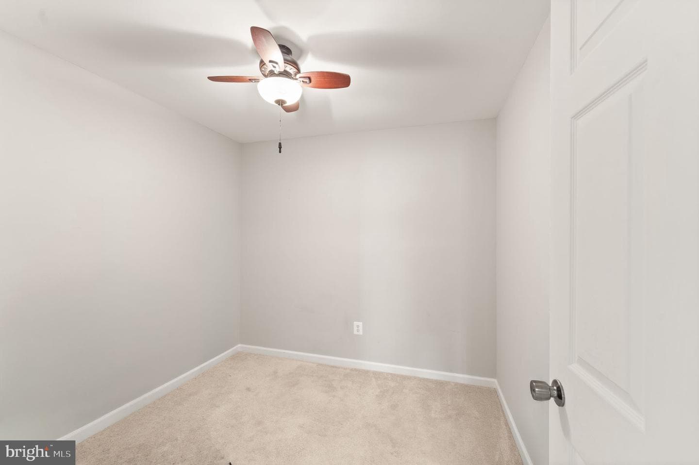 203 Shirley Square SE photo 54