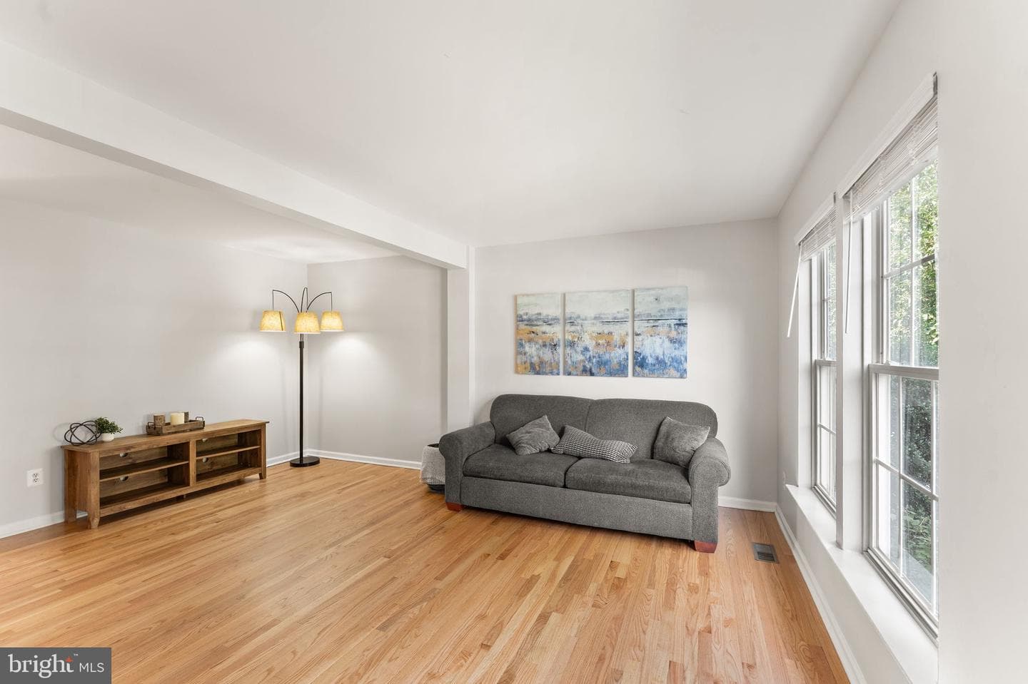 203 Shirley Square SE photo 6