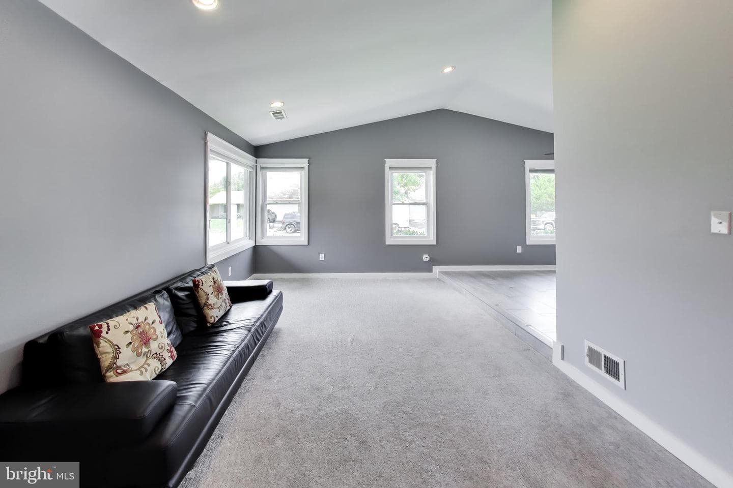 422 Avondale Drive photo 6