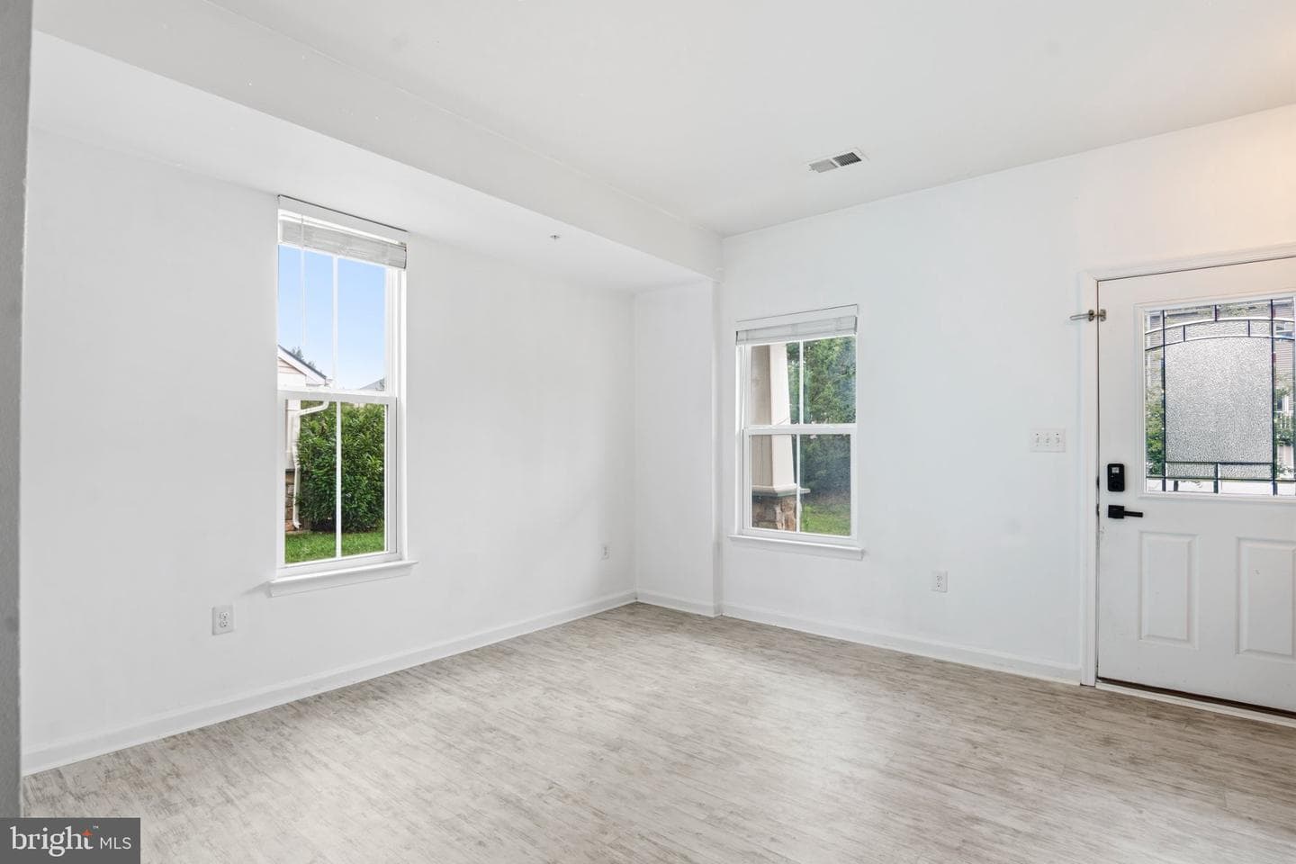 41768 Mcmonagle Square photo 25
