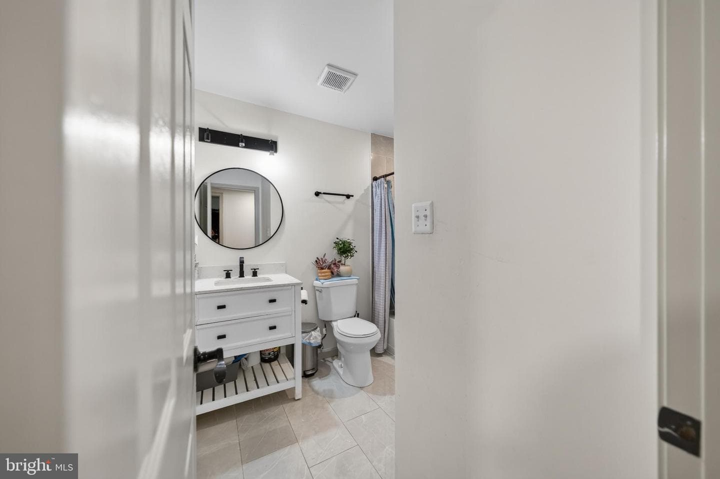 1314 E Holly Avenue photo 19